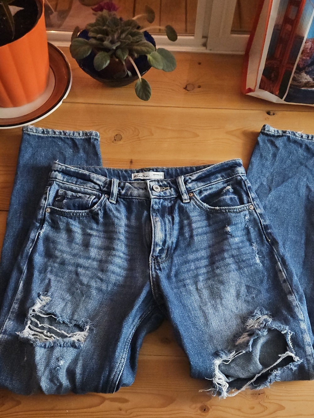 KanCan Cropped Jeans